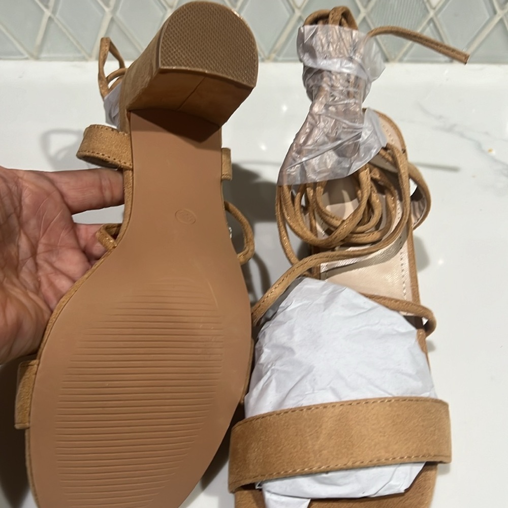 NWB STRAPPY LACE UP HEELED SANDALS - Picture 10 of 13